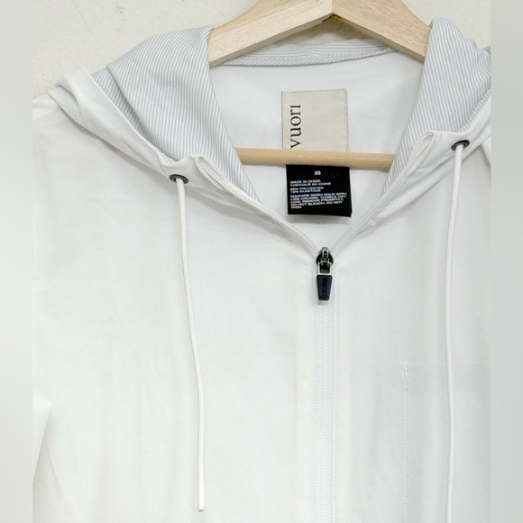 NWT Vuori Outdoor Hooded Trainer Shell Jacket in White Size XS - Picture 8 of 15